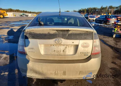 2005 Toyota Prius z USA, uszkodzony, nr VIN JTDKB20U853054105